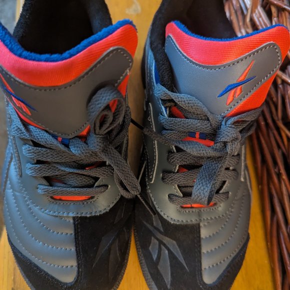 Reebok Club C! Almost new! Barely worn few times only! - Picture 8 of 9